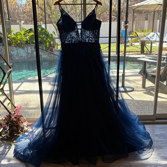 Betsy & Adam Dresses & Skirts - ✨ Betsy & Adam Navy Tulle Formal Gown ✨